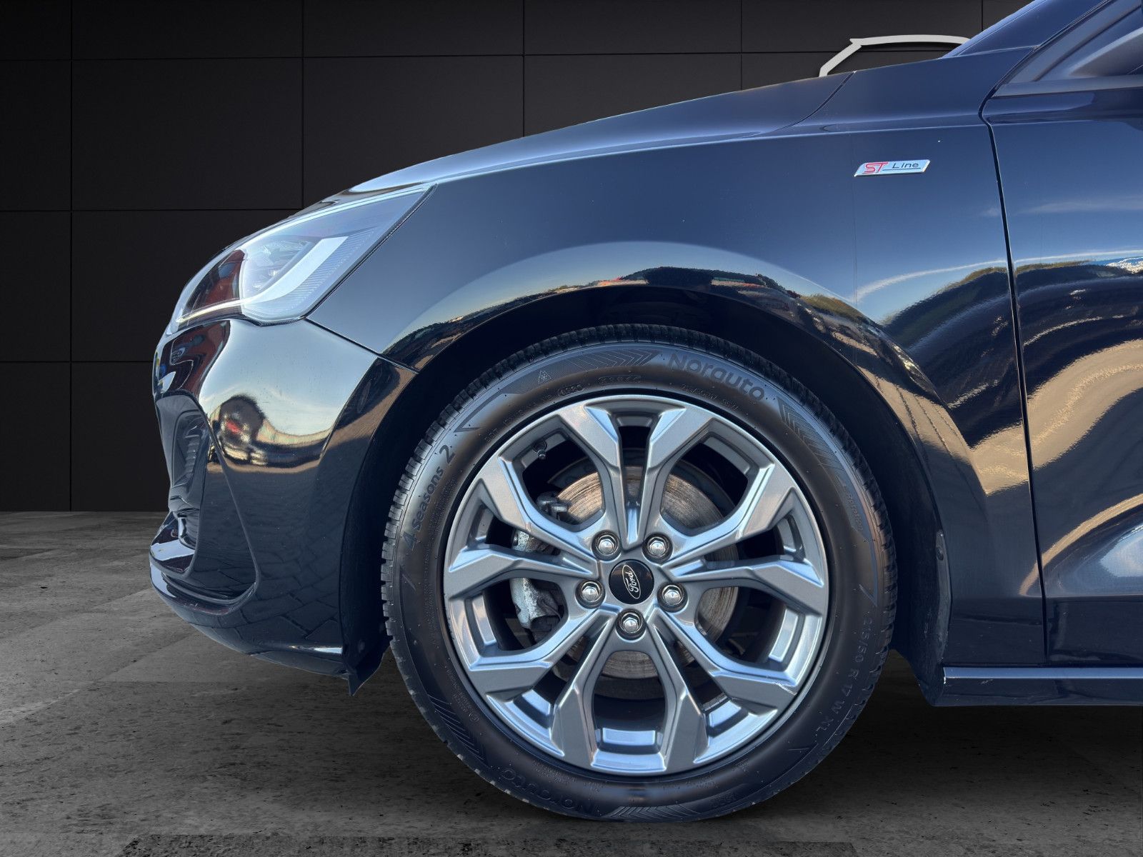Fahrzeugabbildung Ford Focus Turnier ST-Line/Keyless/ACC/Winter Paket