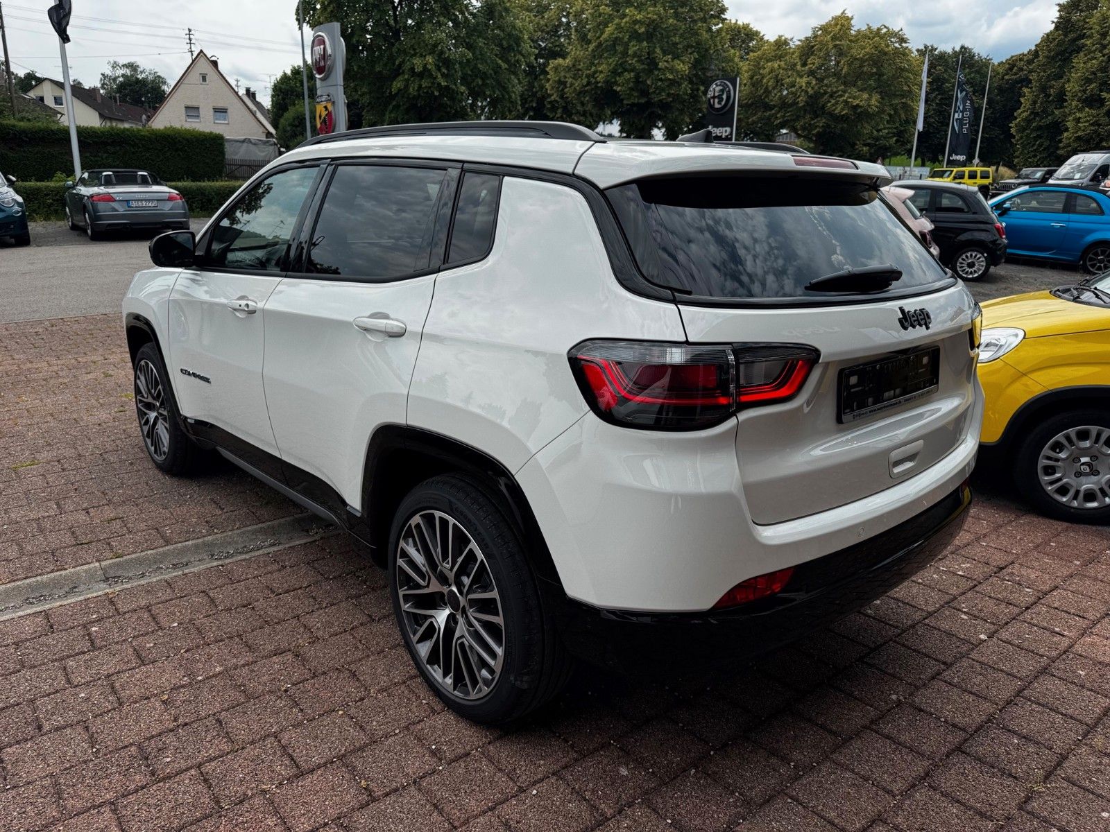 Fahrzeugabbildung Jeep Compass 1.5l GSE T4 48V Summit NAVI ACC KAMERA