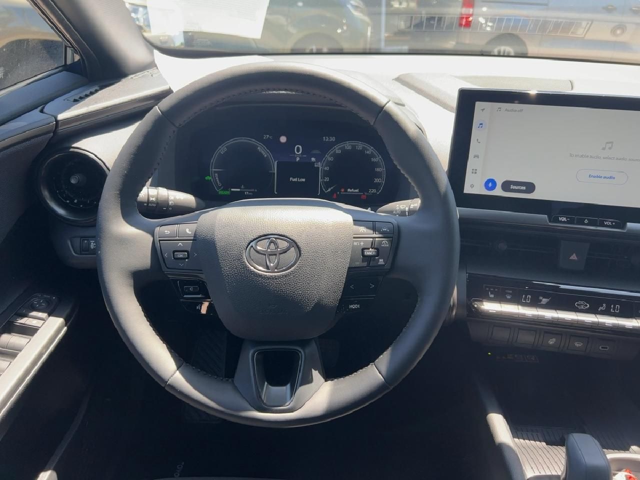 Fahrzeugabbildung Toyota C-HR 2,0 Hybrid Teamplayer