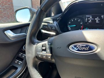 Ford Fiesta EcoBoost 1.0 KAMERA CARPLAY KLIMA