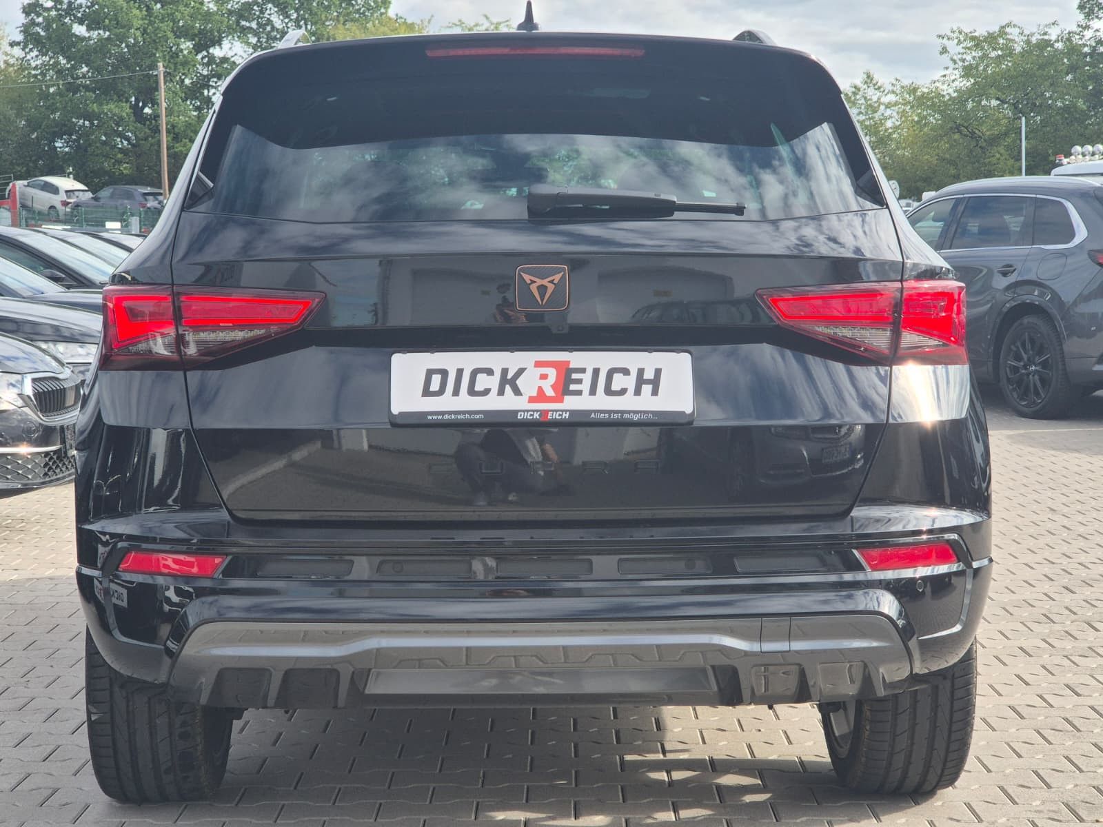Fahrzeugabbildung CUPRA Ateca 1.5 TSI DSG PANO*DINAMICA*ACC*KAM*AHK*19"