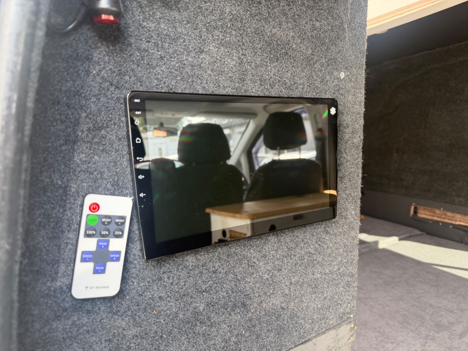 Fahrzeugabbildung Mercedes-Benz Vito Mixto 109 CDI/Camper/Solar/TÜV-Neu/Dachluke