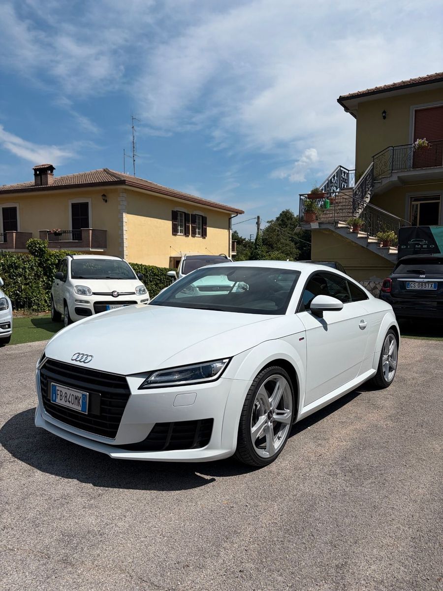 AUDI Audi TT Coupé 2.0 TDI ultra