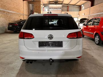Volkswagen Golf - 6