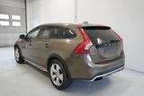 Volvo V60 CC D4 190ps Momentum - Volvo: Momentum
