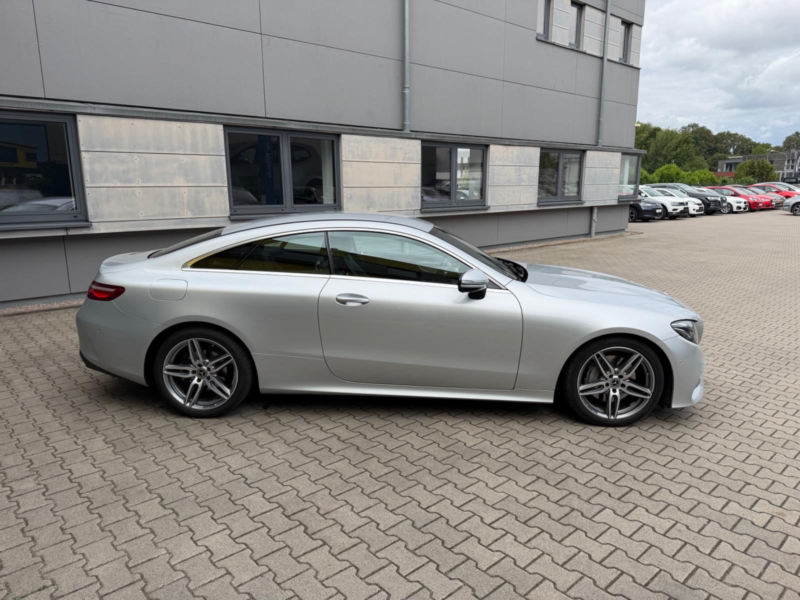 Mercedes-Benz E 200/COUPE/AMG LINE/BURMESTER/DIGITALTACHO/LED