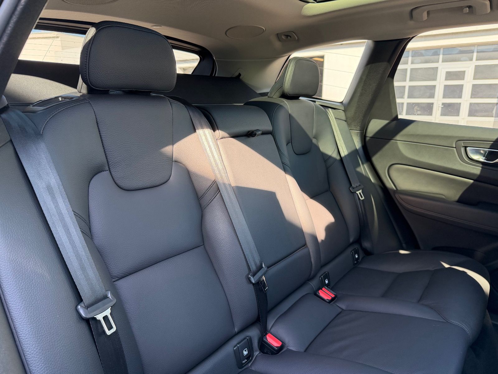 Fahrzeugabbildung Volvo XC60 B5 D Ultimate Dark AWD*STHZG*PANO*360°*ACC