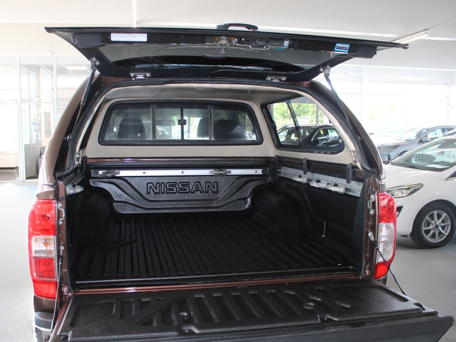 Fahrzeugabbildung Nissan Navara Double Cab Connecta 4x4 AHK Hardtop 1.Hd