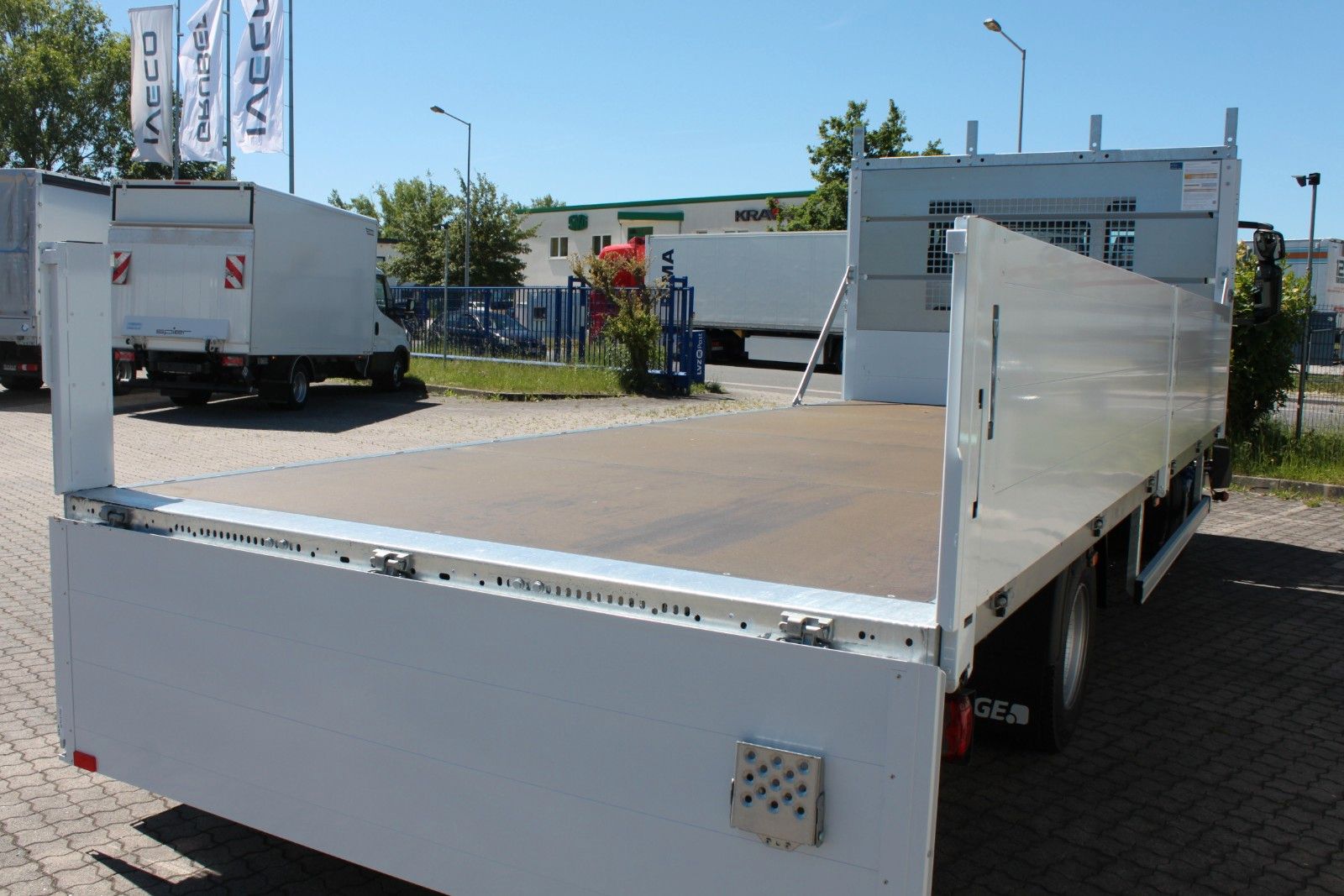 Fahrzeugabbildung Iveco EuroCargo ML80E21/P Gerüstbaupritsche