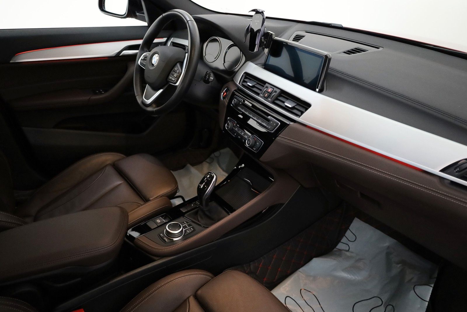 Fahrzeugabbildung BMW X2 sDrive 20 i Advantage Plus,Navi,Kamera,AHK+WR