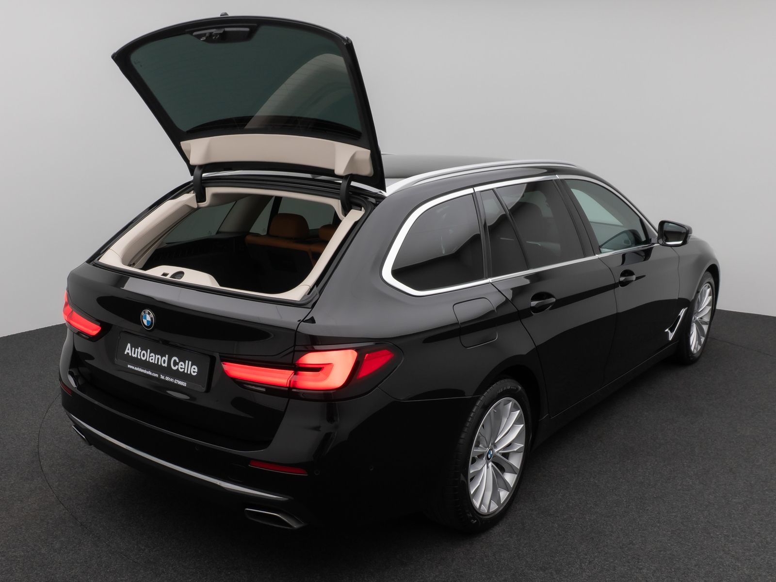 Fahrzeugabbildung BMW 530d xD Luxury Line 360° Laser HUD HiFi Komfort