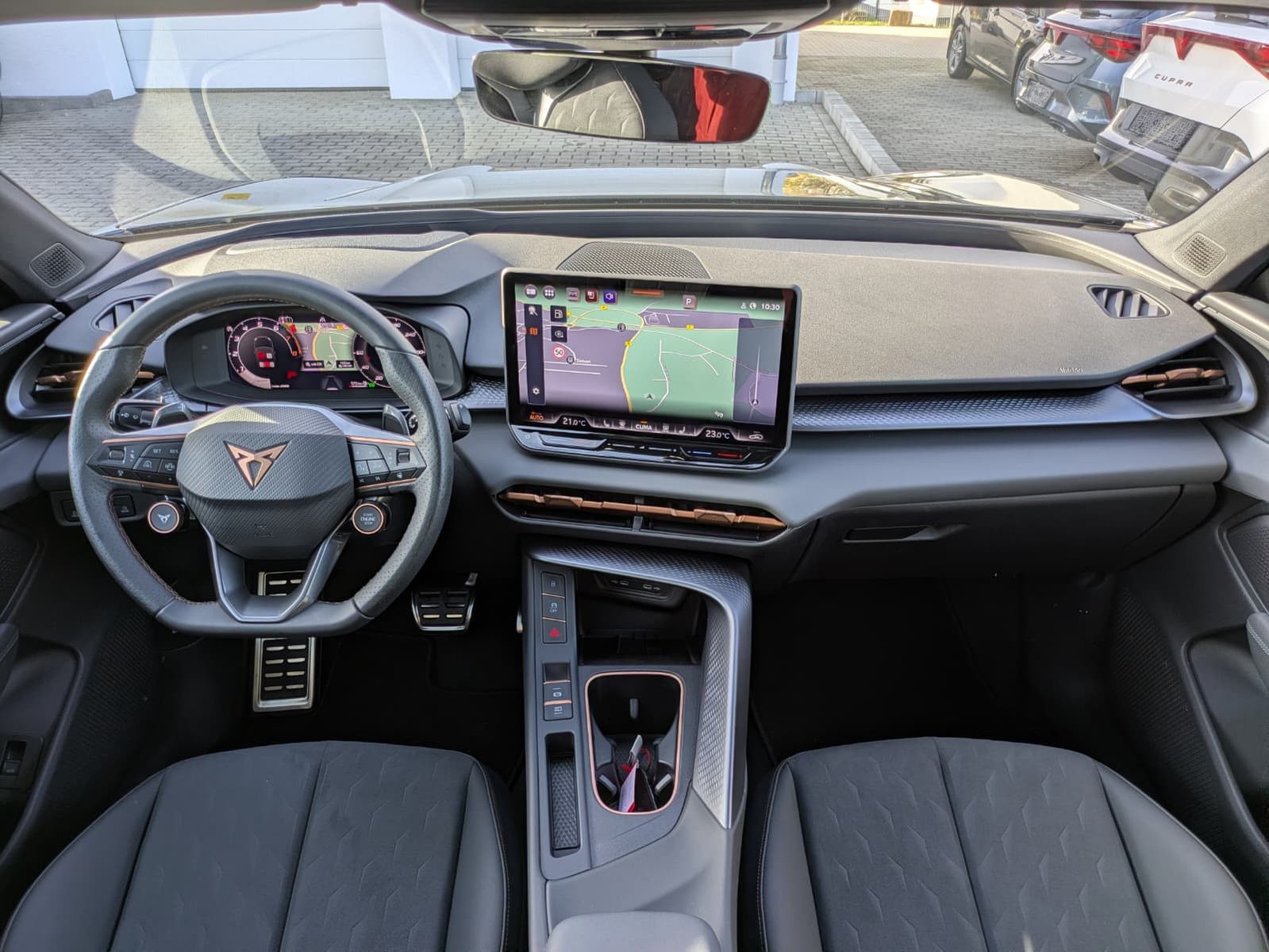 Fahrzeugabbildung CUPRA Terramar 2.0 TSI 4D VZ HUD*MATRIX*PANO*DCC*20"