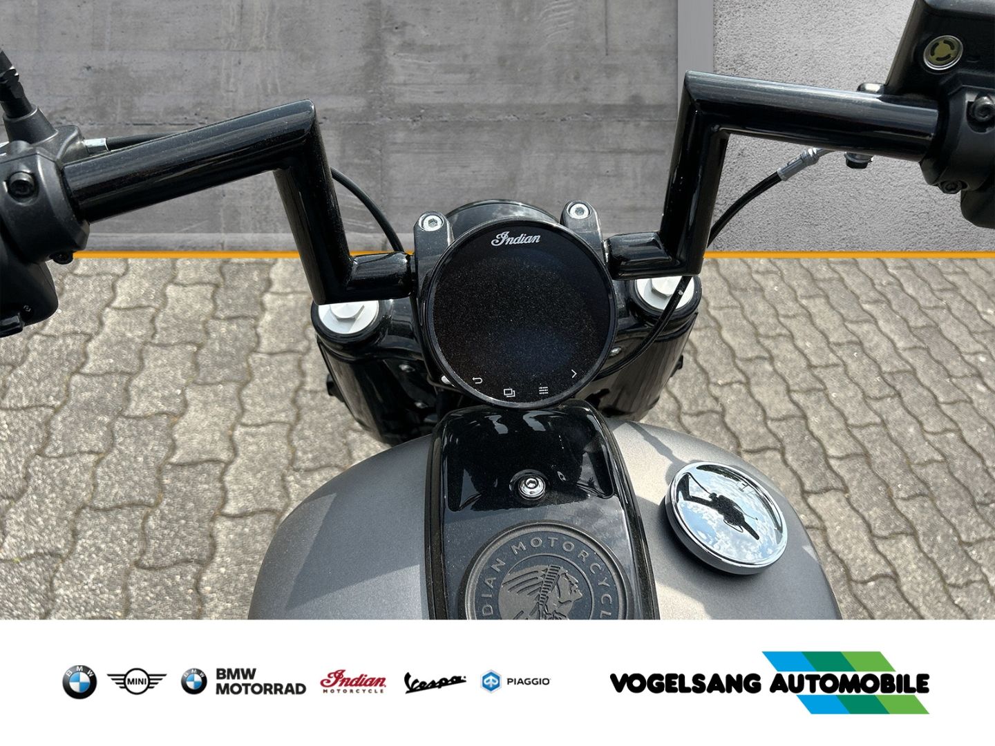 Fahrzeugabbildung Indian Chief Bobber Dark Horse, Blinkerumbau, Lenkerumb