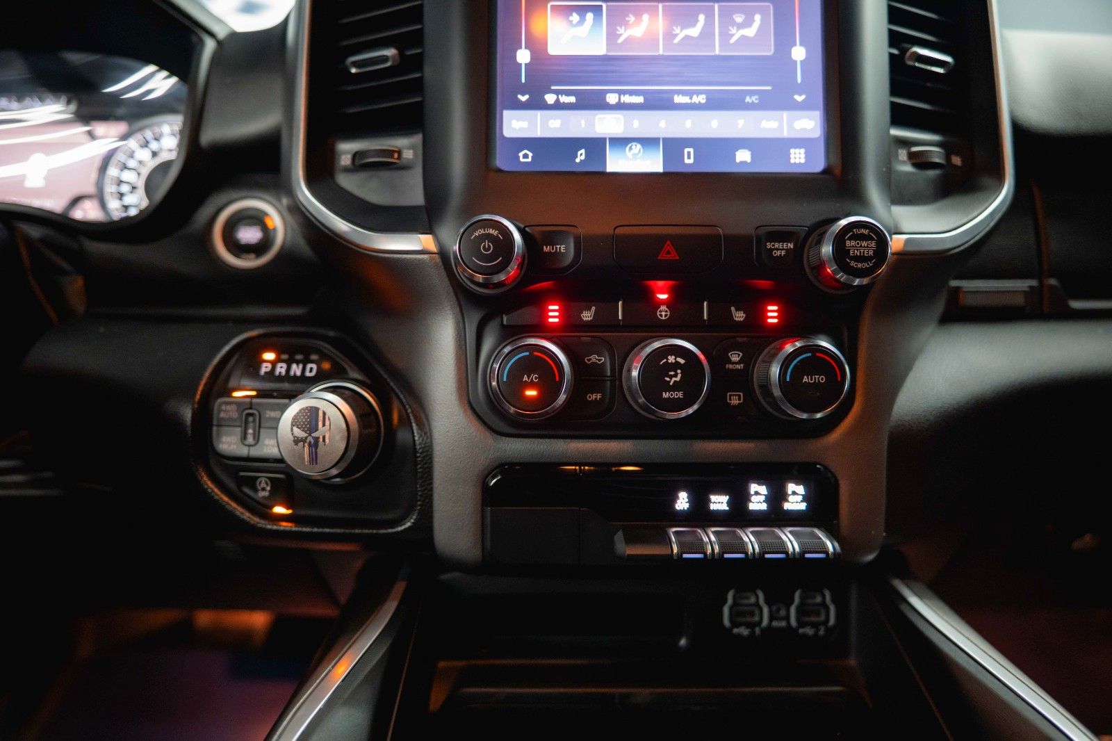 Fahrzeugabbildung Dodge RAM 5.7 V8 HEMI 4x4 OFFROAD Night PUNISHER 19%