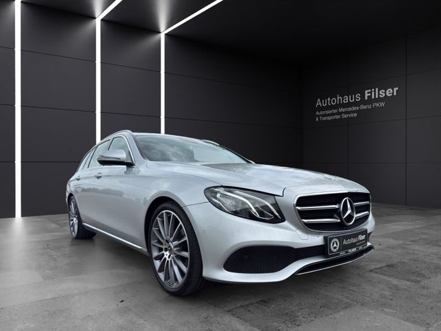 MERCEDES-BENZ E 220dT*AMG-Felgen*Avantgarde* COMAND*LED*8-fach