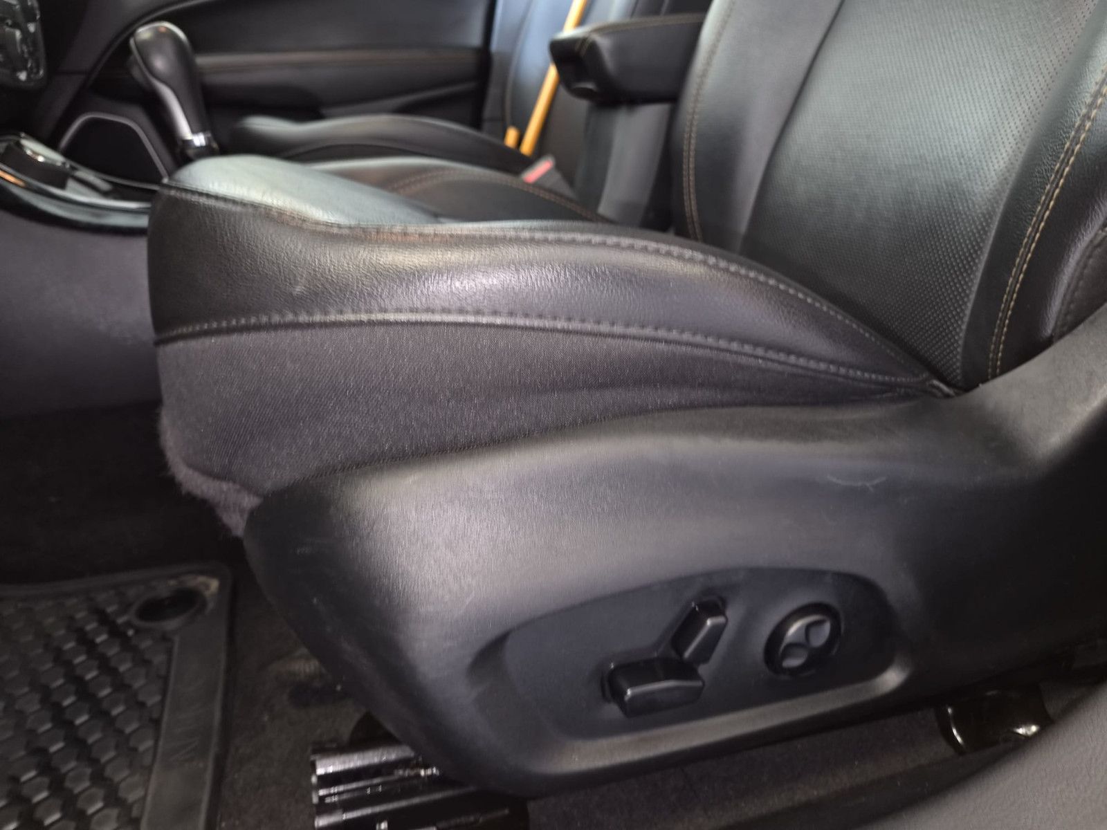 Fahrzeugabbildung Jeep Compass Limited 4WD / LED / NAVI / LEDER