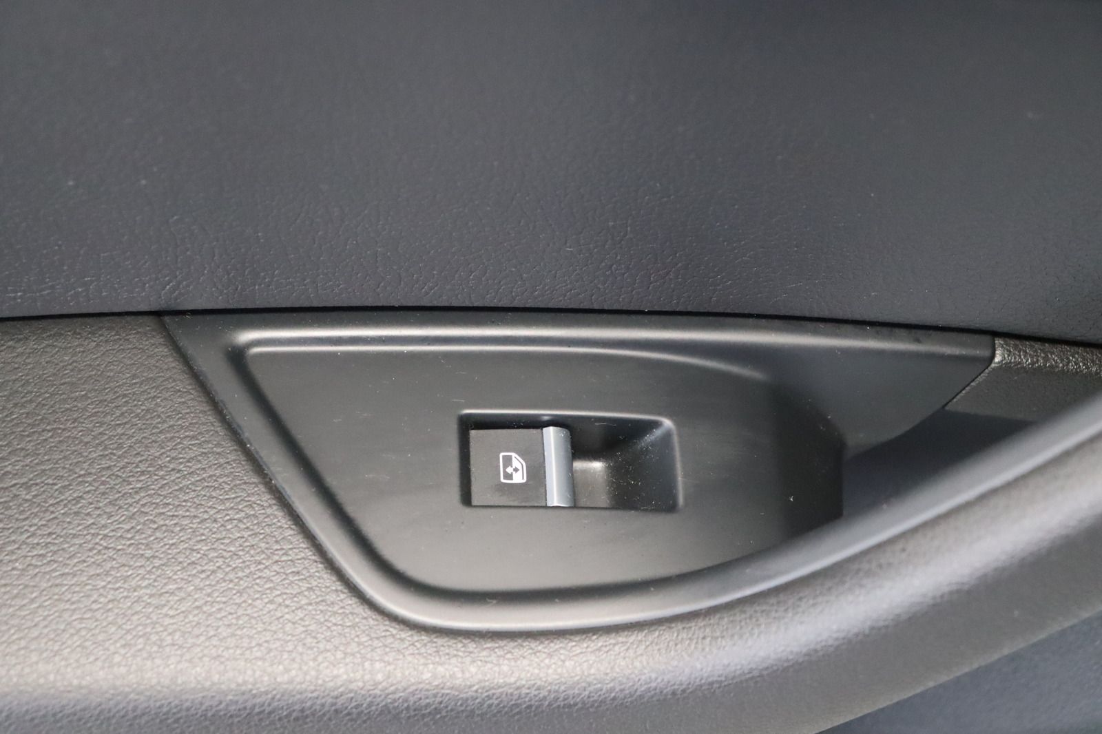 Fahrzeugabbildung Audi A5 Sportback 40 TFSI * LED * Navi * Keyless