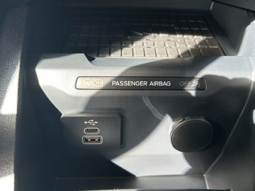 Ford Tourneo Courier Titanium AHK