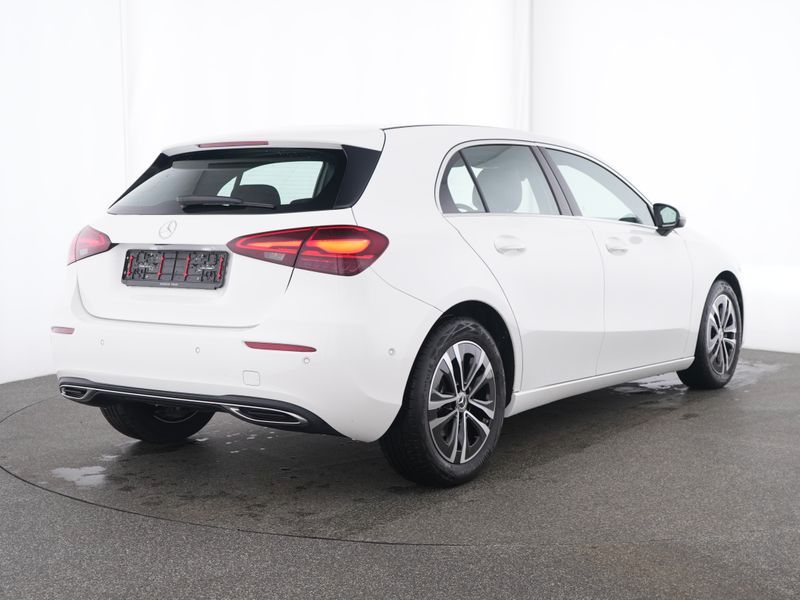 Fahrzeugabbildung Mercedes-Benz A 180 Progressive Kamera+WinterPak+SHZ+LED+MBUX