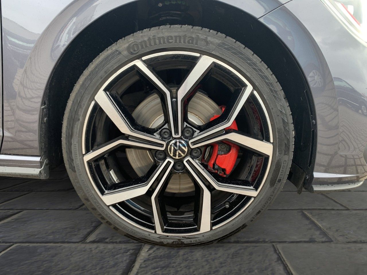 Fahrzeugabbildung Volkswagen Polo GTI 2.0 TSI+DSG+ACC+NAVI+LED-MATRIX+PANO+SI