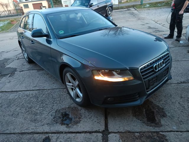 Audi A4 Avant Attraction Navi/Automatik