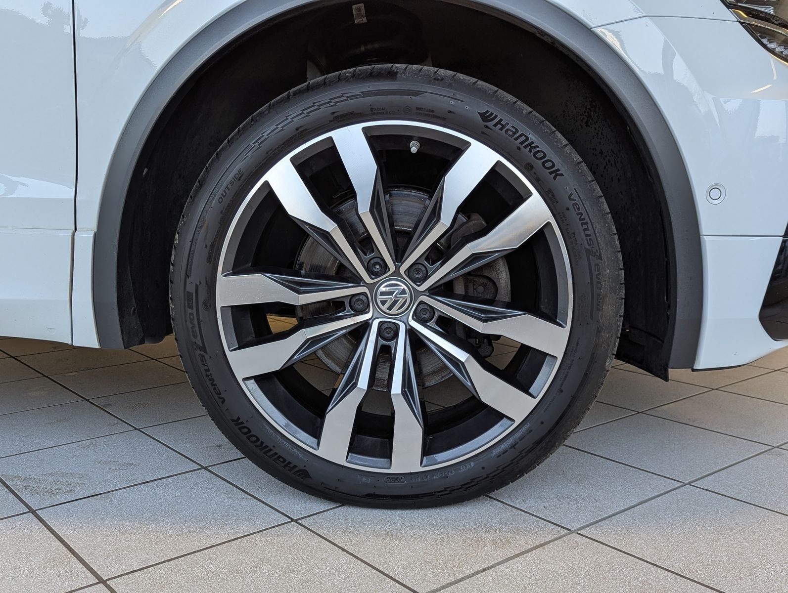 VW Tiguan Allspace 2.0 TDI DSG R-Line 4M Pano AHK - Image 10