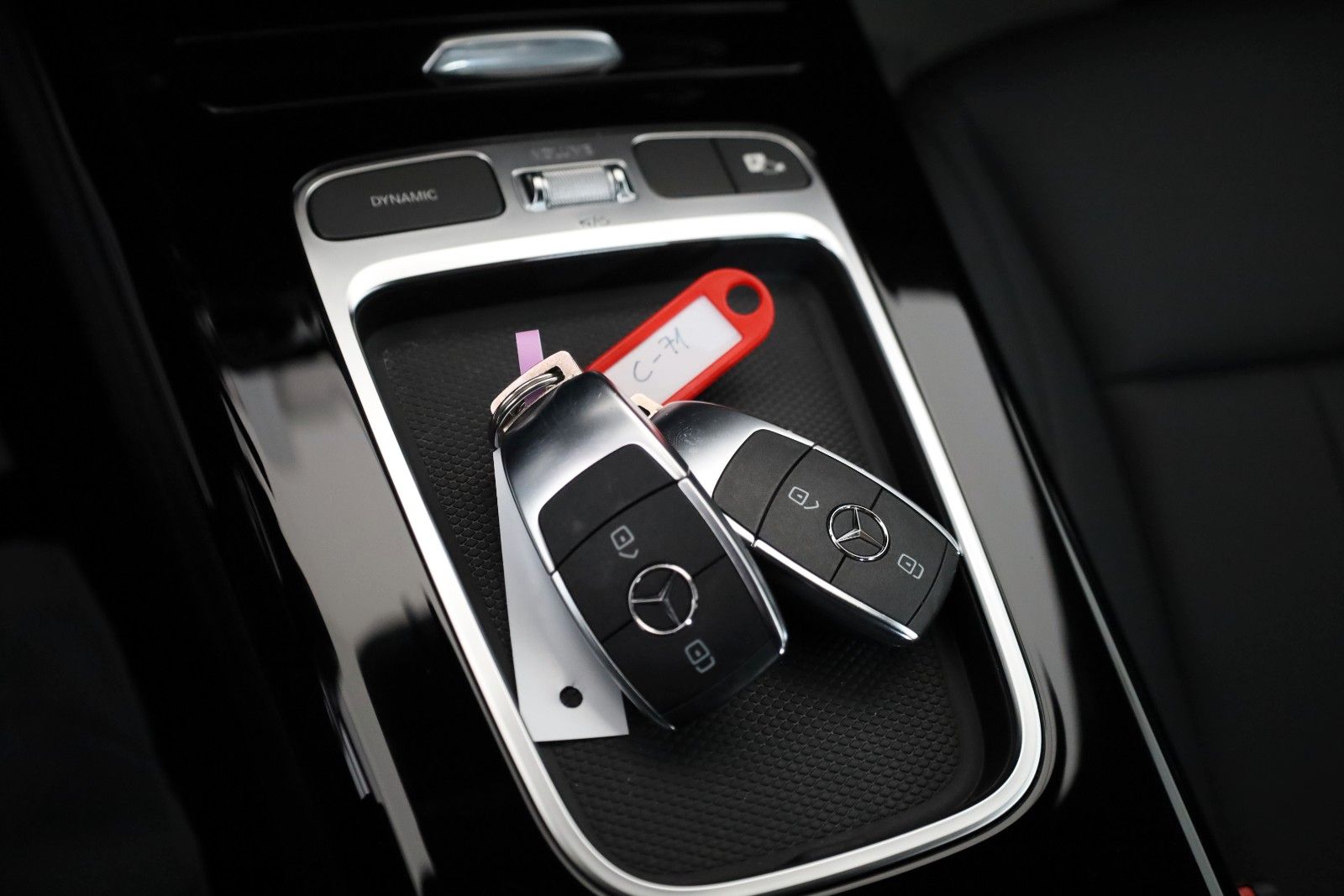 Fahrzeugabbildung Mercedes-Benz A 250 e, Progressive, Leder,Navi,LED,SH,Facelift