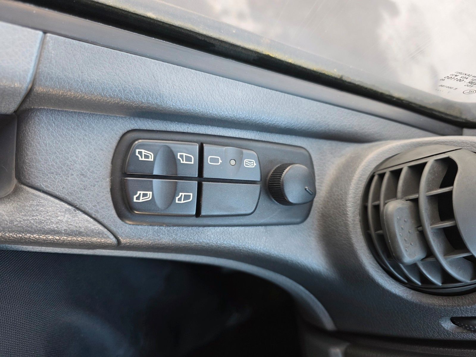 Fahrzeugabbildung Mercedes-Benz Axor 1829 A 4x4 Klima Standheizung 3 Sitze