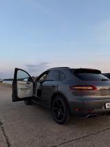 Porsche Macan Turbo Turbo - Porsche Macan von privat