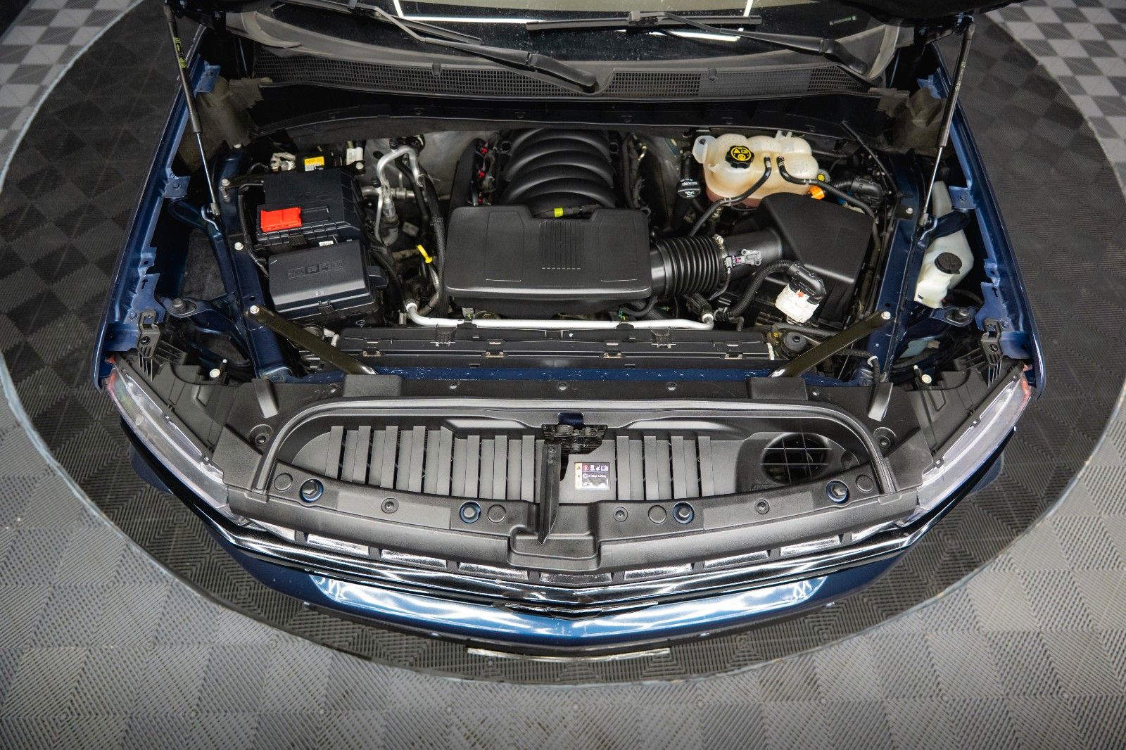 Fahrzeugabbildung Chevrolet Silverado 5.3L V8 4x4 RST Limited ZZ1 NightPaket