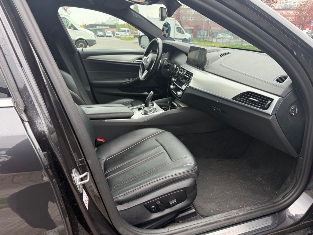 Image of BMW 540