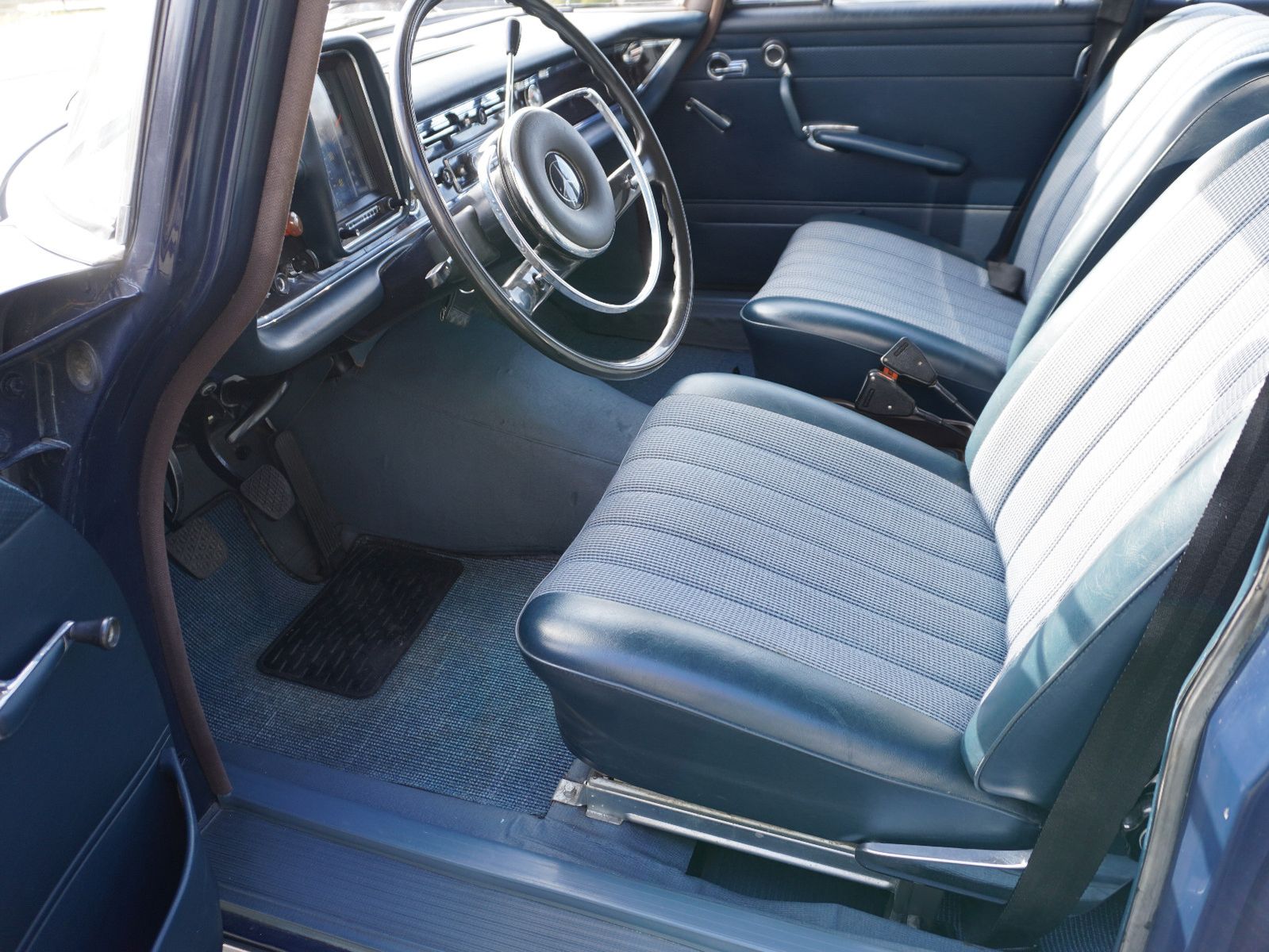 Fahrzeugabbildung Mercedes-Benz 200