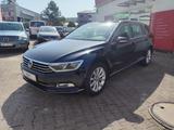 Volkswagen Passat Variant 2.0 TDI Highline Navi LED ACC SHZ - VW Passat Variant Gebrauchtwagen in Stuttgart