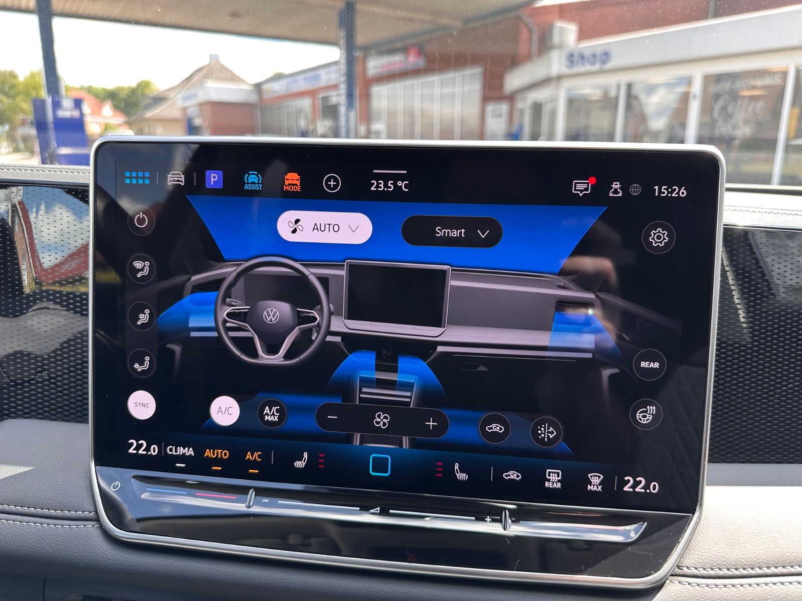 Fahrzeugabbildung Volkswagen Tiguan 1.5 eTSI Life DSG ACC/LED/RFK/SHZG