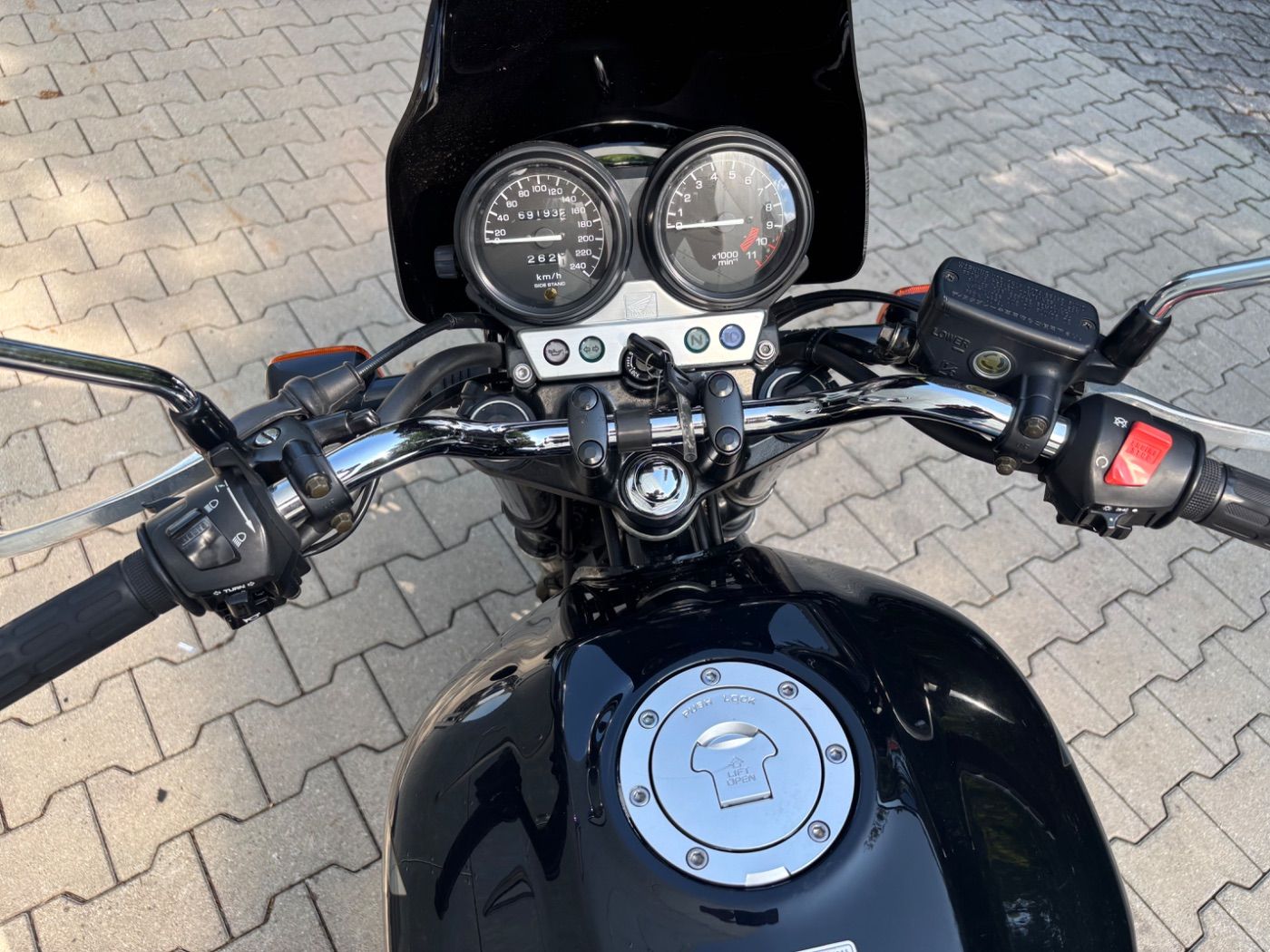 Fahrzeugabbildung Honda CB 750 Seven Fifty aus 1. Hand