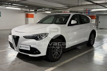 Alfa-Romeo Stelvio - 1