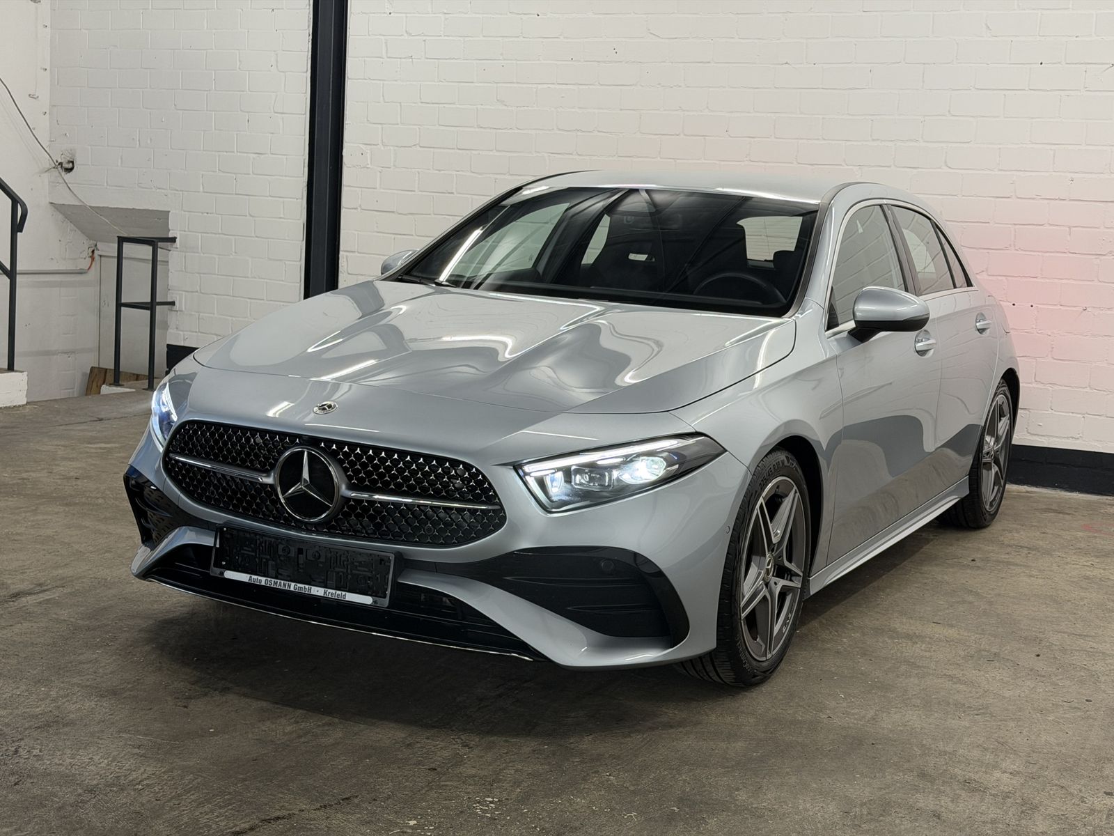 Mercedes-Benz A 180 7G-DCT AMG Line Advanced DISTRONIC foto 2