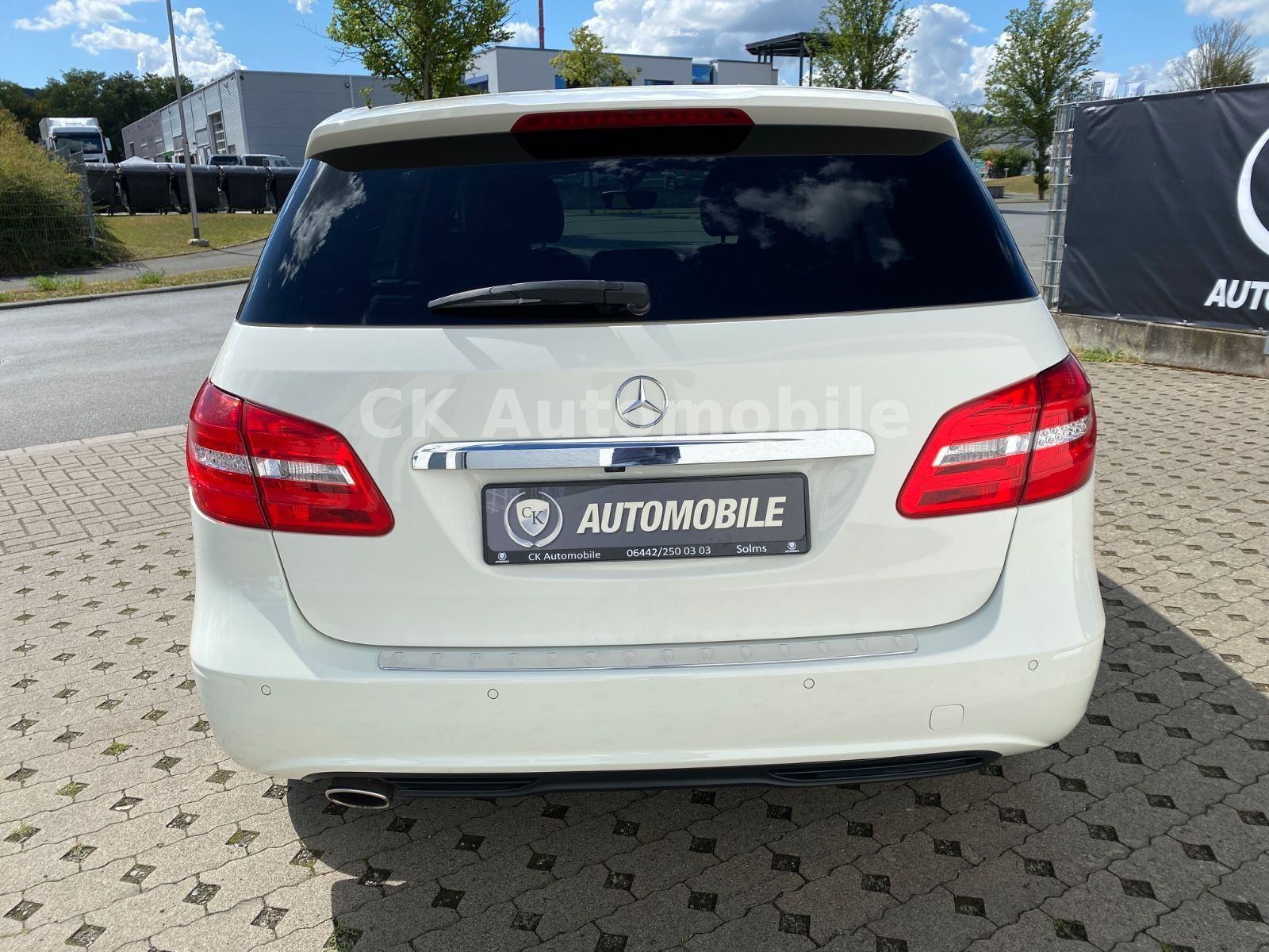 Fahrzeugabbildung Mercedes-Benz B200 Automatik Night-Paket/Leder/Bi-Xenon/Kamera