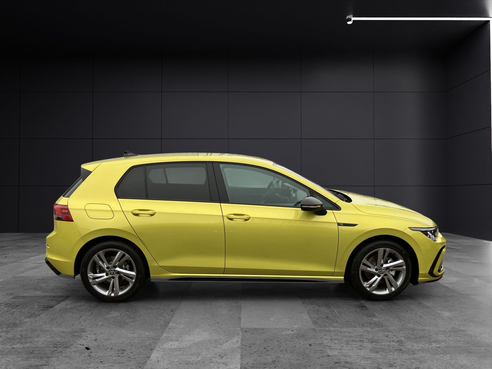 Fahrzeugabbildung Volkswagen Golf VIII 1.5 TSI R-Line DSG LED+ ACC RFK NAVI T