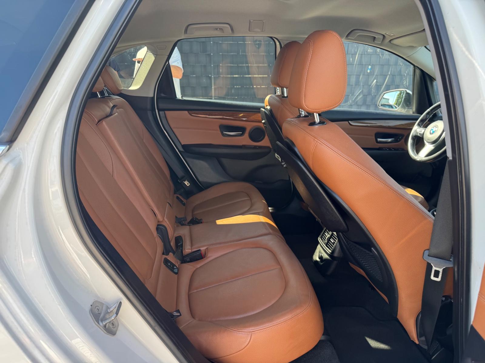 BMW 218 Active Tourer *NAVI*LEDER*PDC*LED*TEMP*