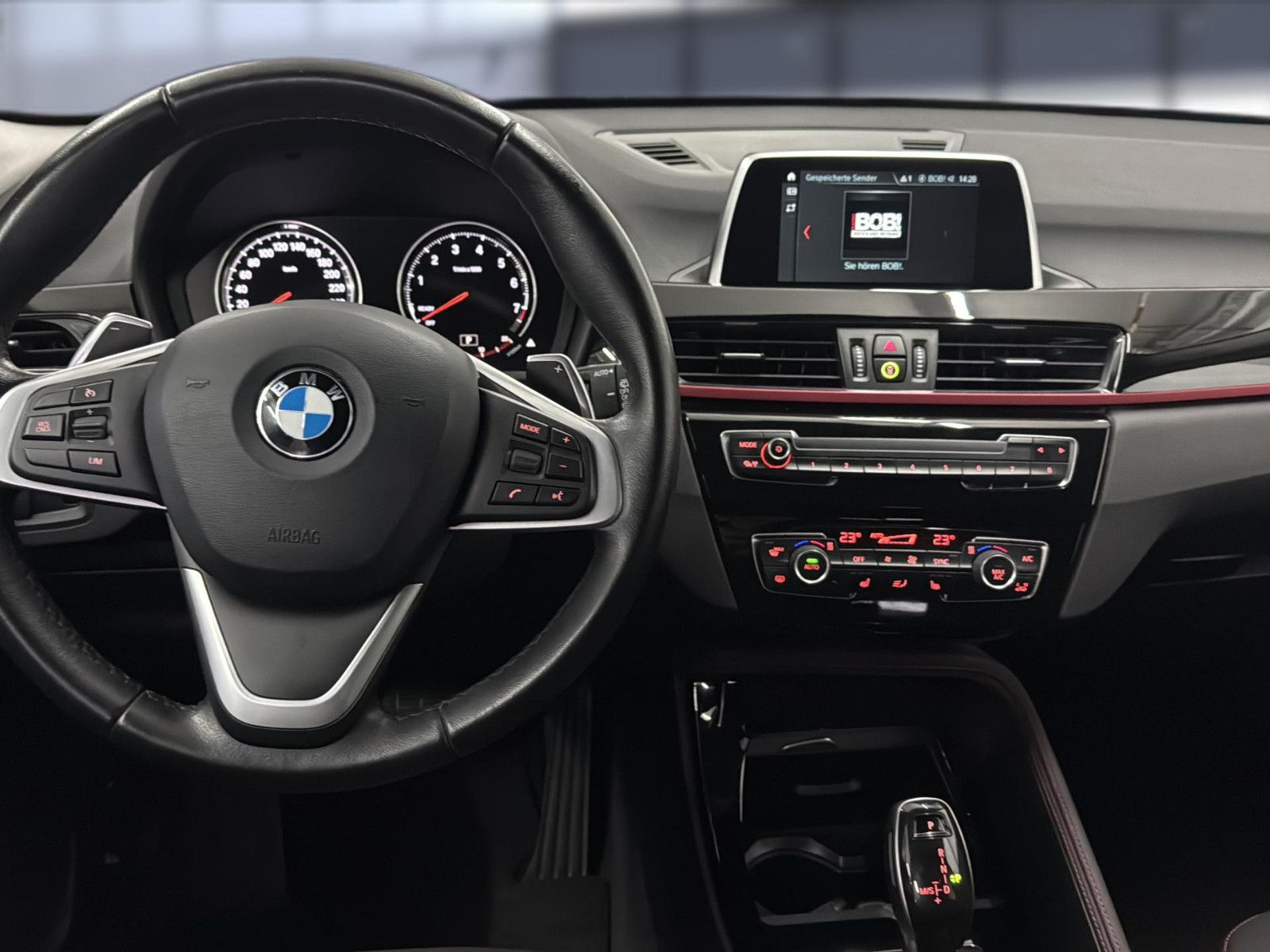 Fahrzeugabbildung BMW X1 sDrive 20 i Sport Line/ unfallfrei/ AHK