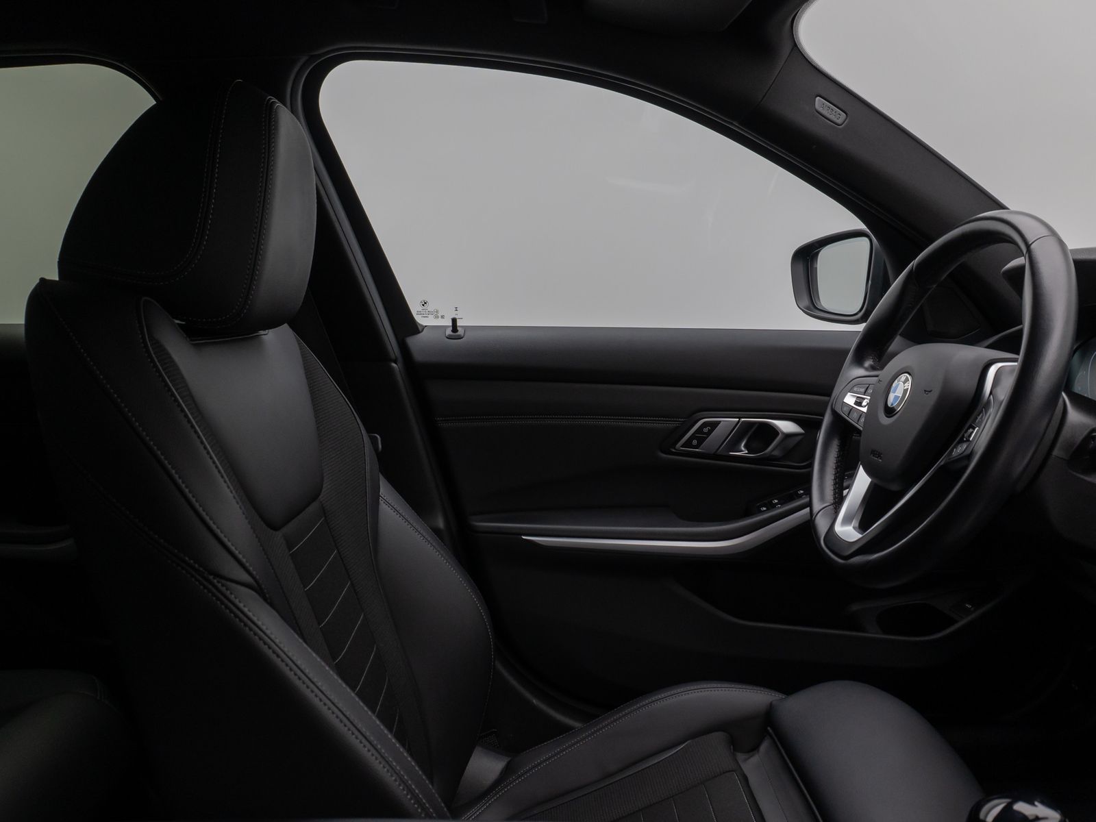 Fahrzeugabbildung BMW 320d  Kamera DAB HiFi DrivAssist Alarm LED Sport
