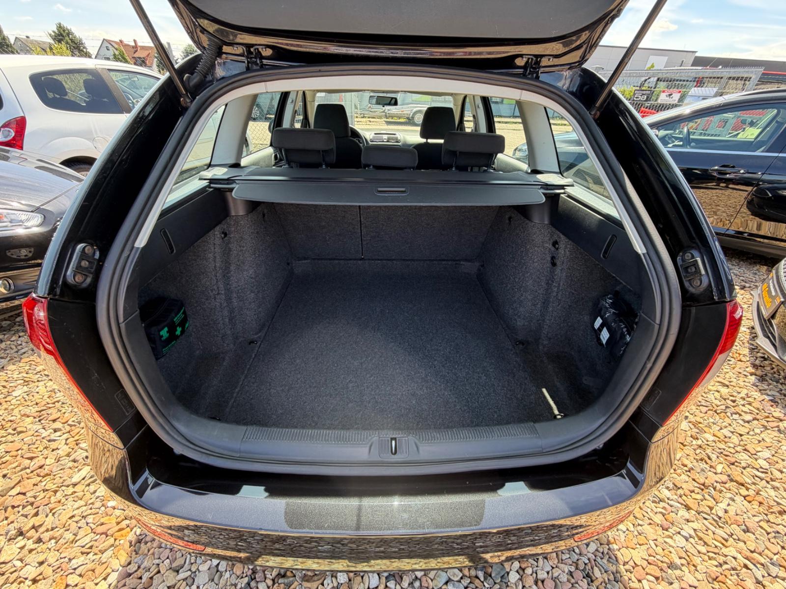 Skoda Octavia 2011 — photo 31