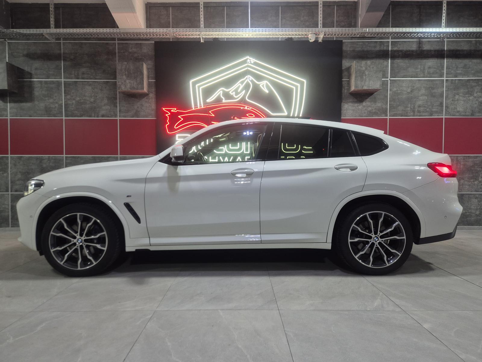 BMW X4 xDrive 30 d M Sport *PANO*AHK*LEDER-VERNASCA*