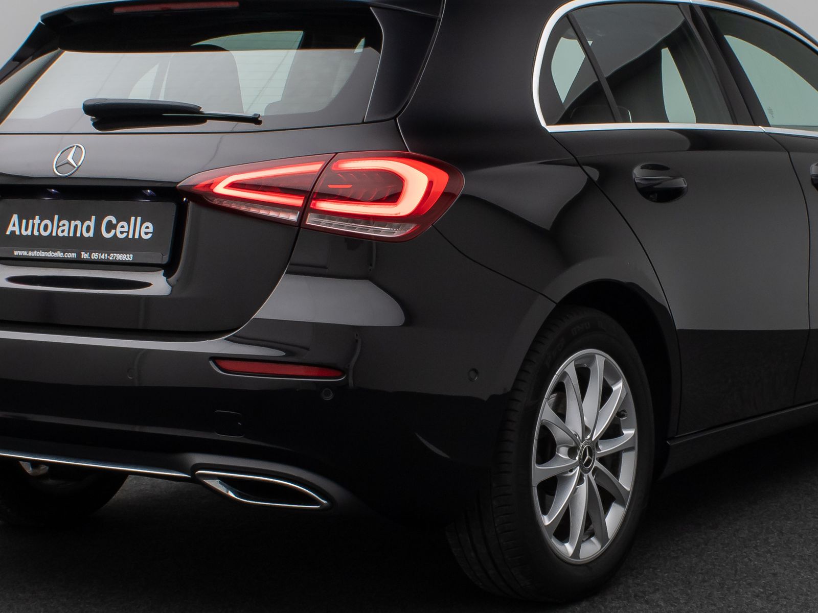 Fahrzeugabbildung Mercedes-Benz A 200 Navi PDC LED Sitzhzg Tempomat Sport 8fach