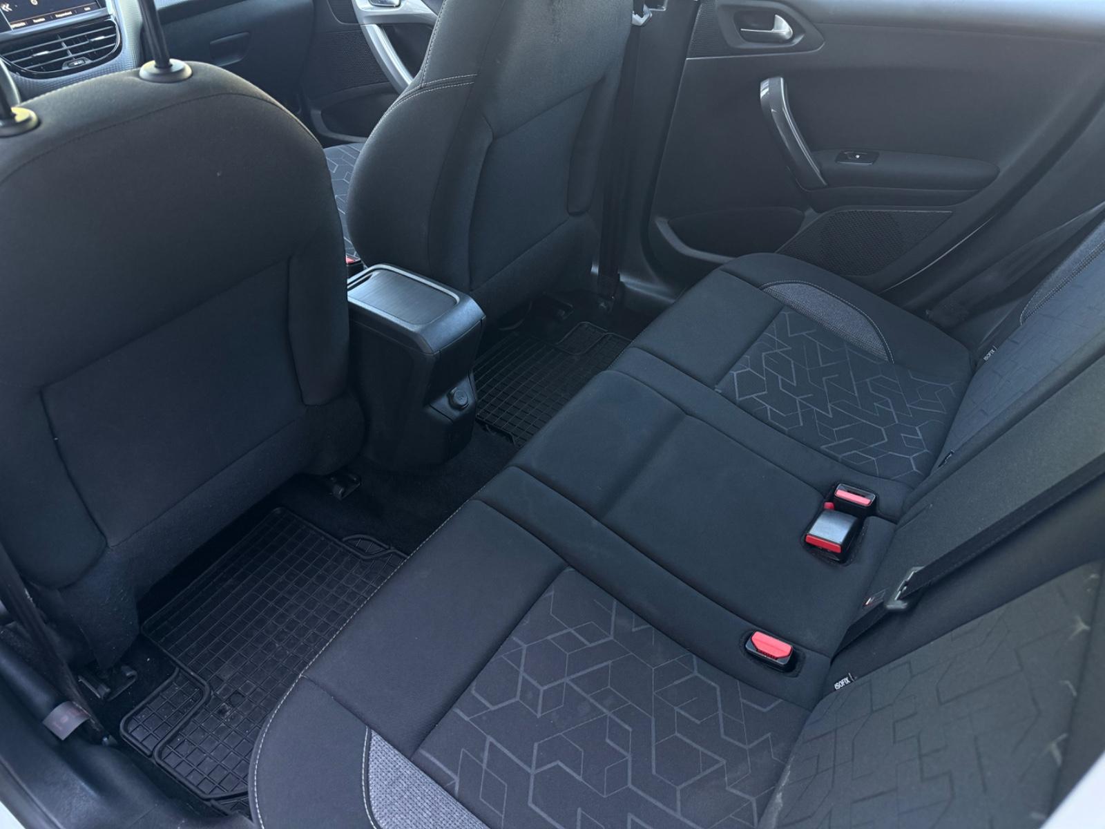 Peugeot 2008 Active SHZ*PDC*KLIMA*AUTOMATIK*