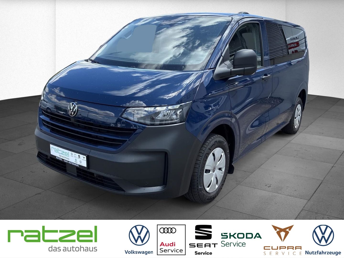 Fahrzeugabbildung Volkswagen T7 Caravelle BEV 100kW 9-Sitzer+Allwetter+ 64kWh