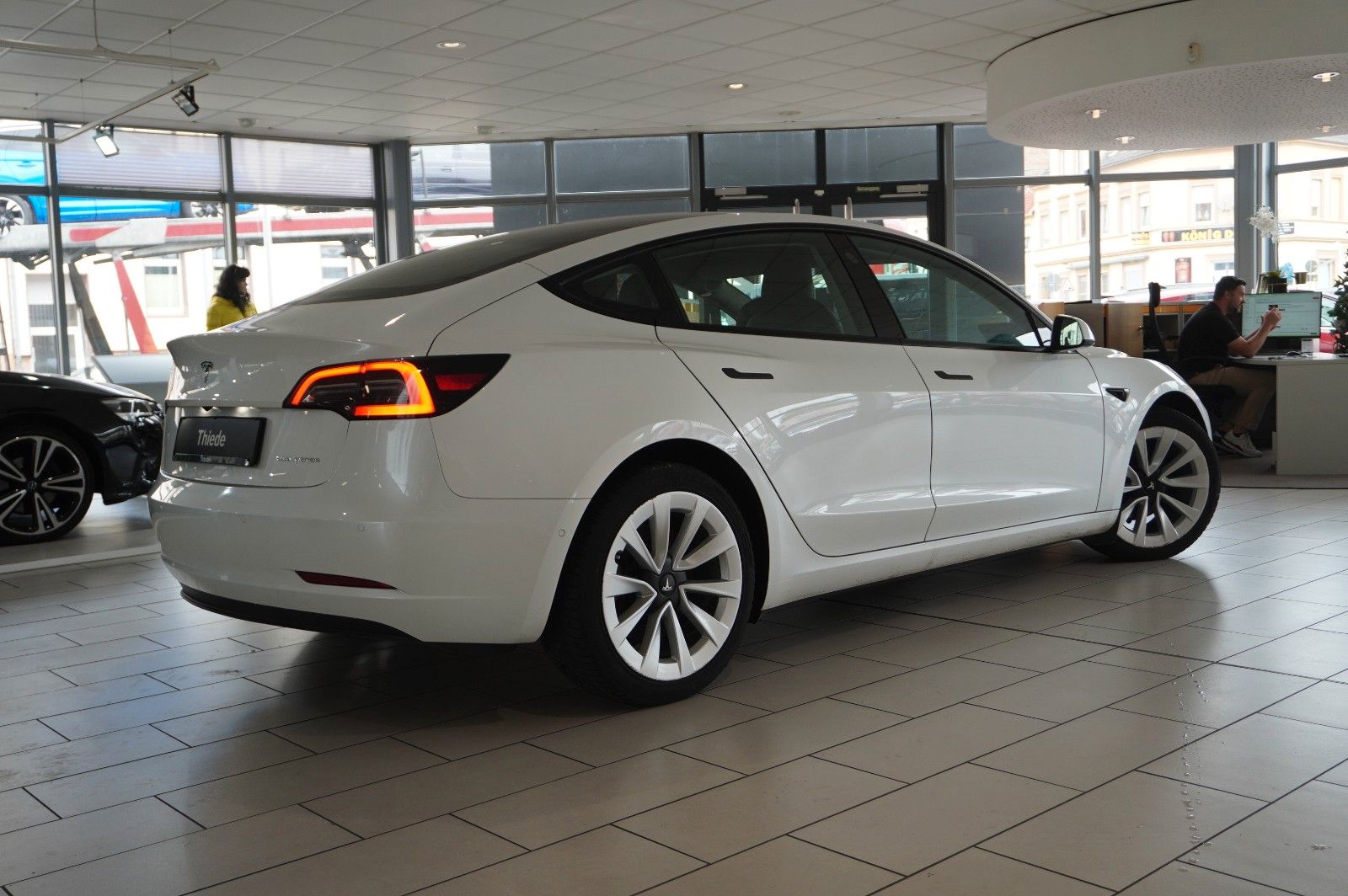 Fahrzeugabbildung Tesla Model 3 LONGRANGE DUAL-MOTOR NAVI/KAMERA/DAB/AMD