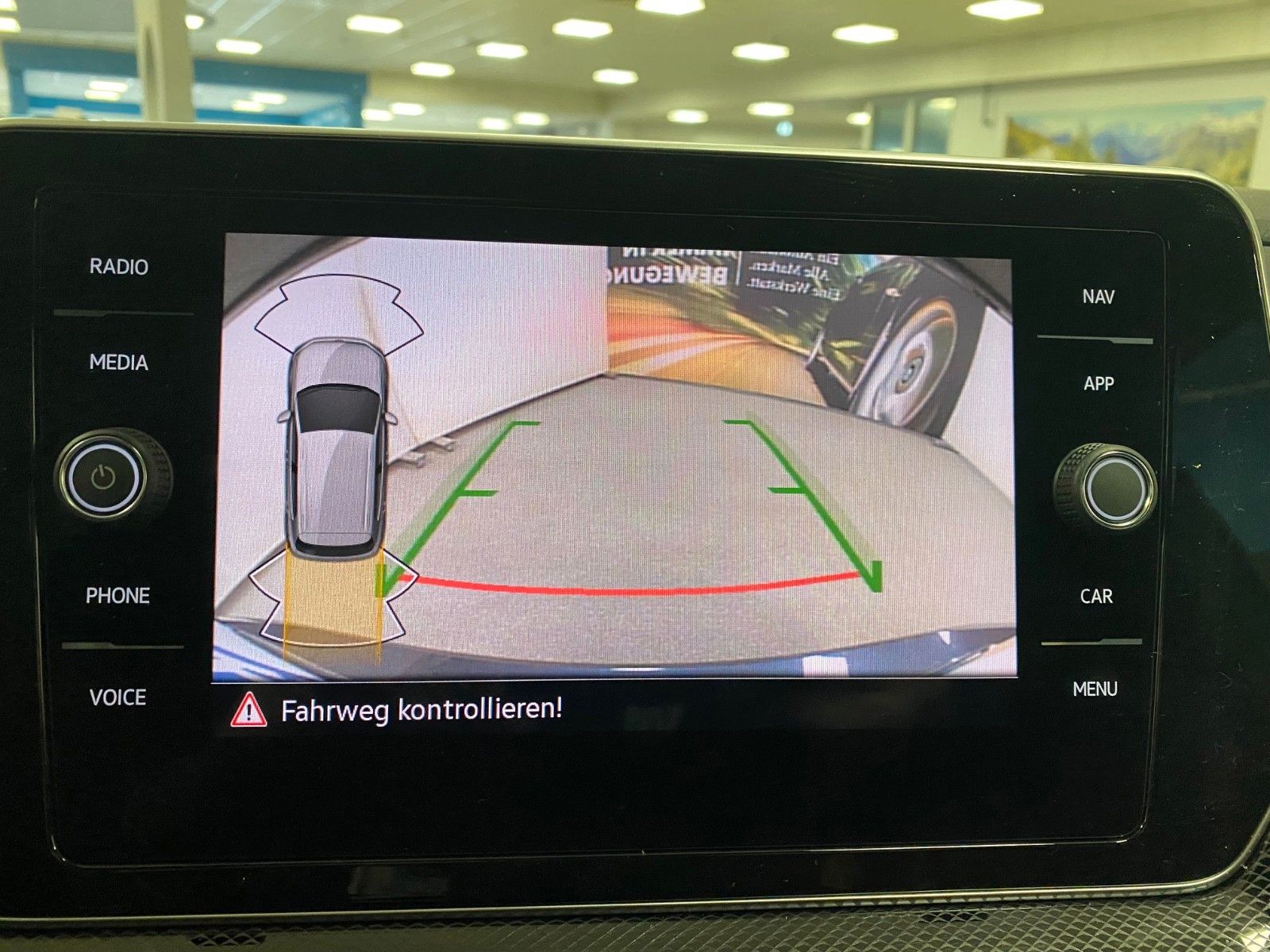 Fahrzeugabbildung Volkswagen T-Cross 1.0 TSI DSG R-Line+NAVIGATION+MATRIX+ACC