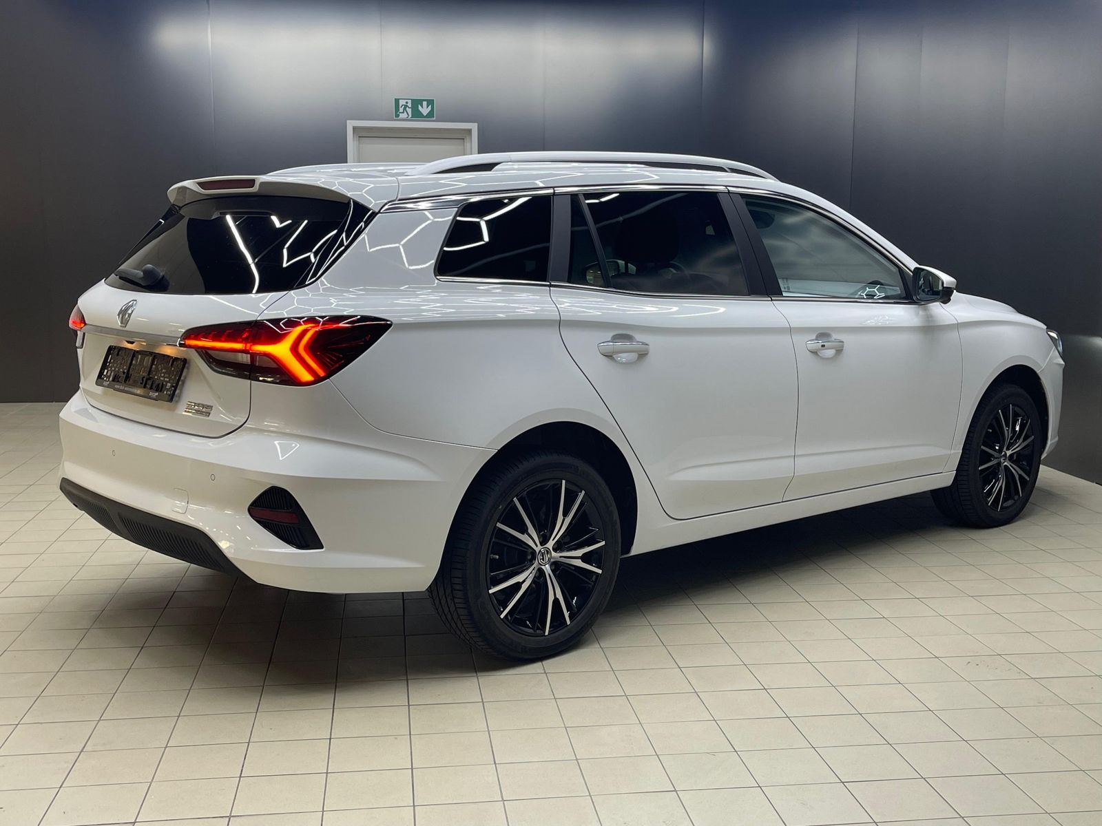 Fahrzeugabbildung MG MG5 51 KWH Luxury NAVI+LED+SHZ+DAB+ACC+360°+DAB+